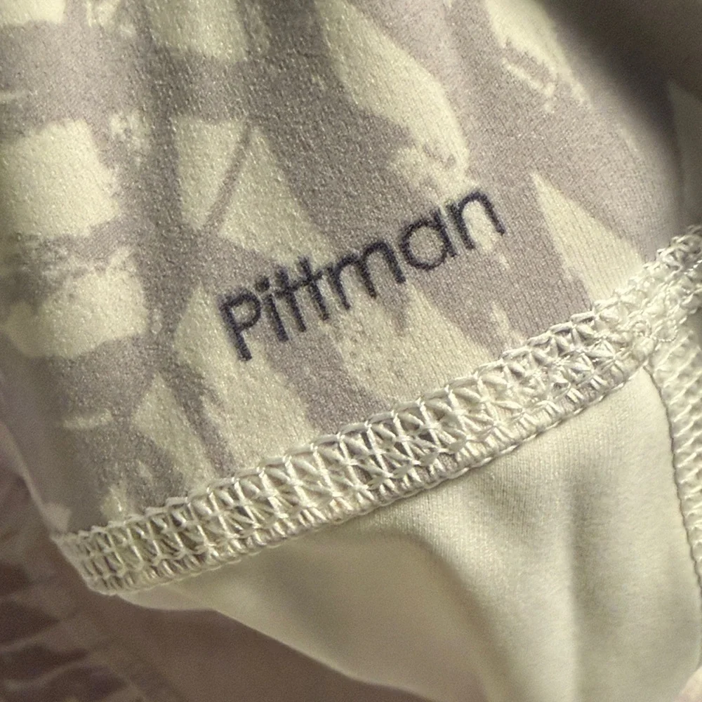 474 Lululemon Wunder Under High Rise LuxTreme – Palm Camo – Size 6